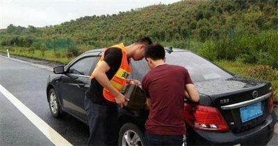 槐荫区永福道路救援